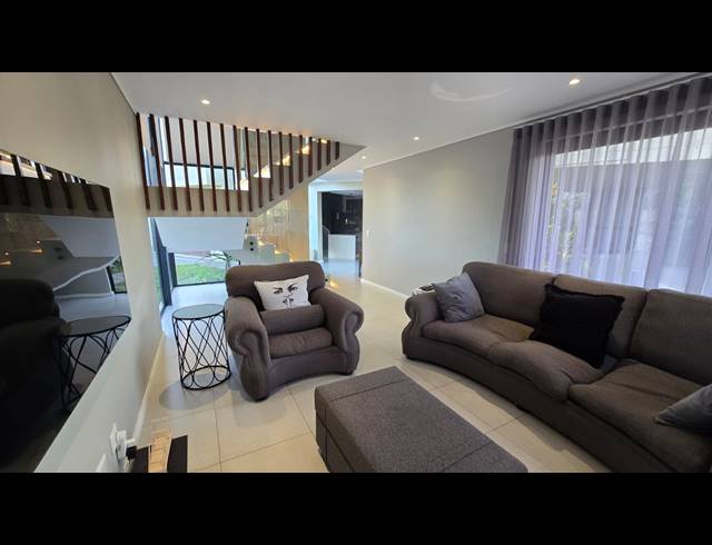 4 BEDROOM FREESTANDING TO LET IN PALM LAKES ESTATE